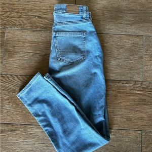 American Eagle A.E. Mom Jeans High Rise Taper Distressed Blue Denim Stretch Sz 0